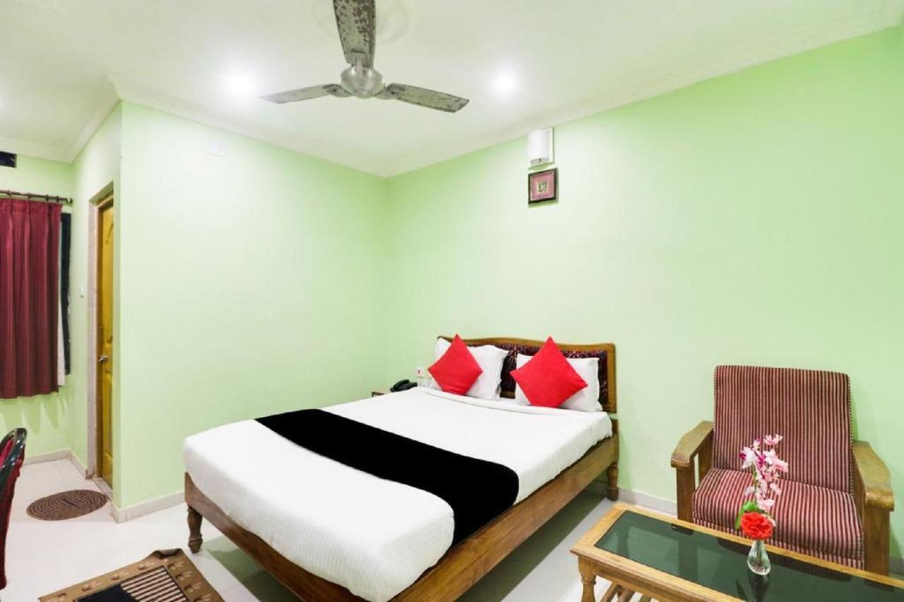 Hotel Sambit International, Near Sea Beach Purî Extérieur photo