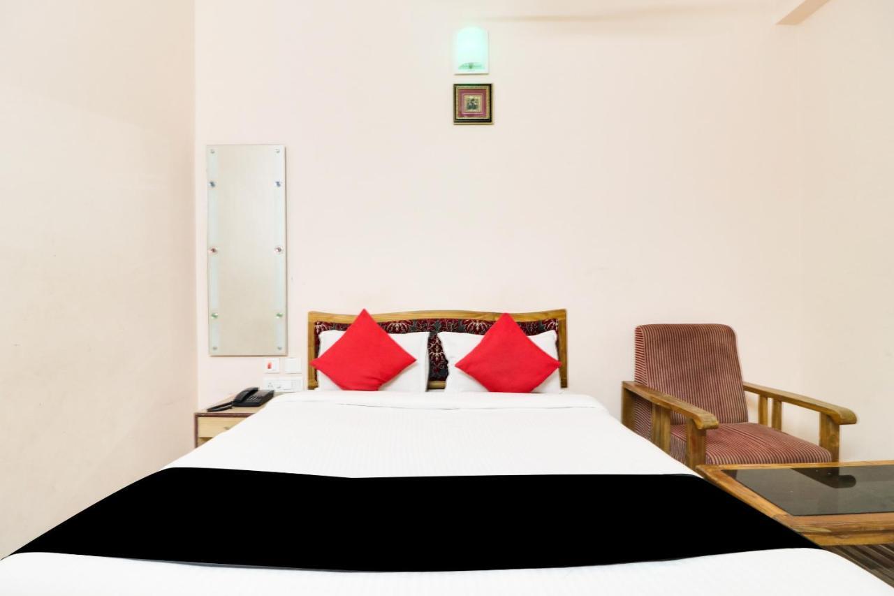 Hotel Sambit International, Near Sea Beach Purî Extérieur photo