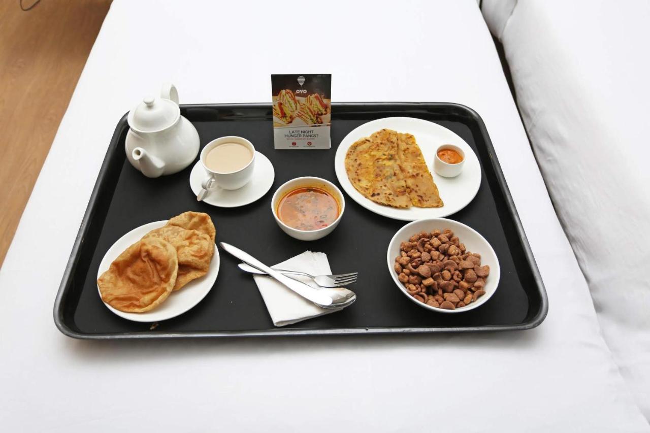 Hotel Sambit International, Near Sea Beach Purî Extérieur photo